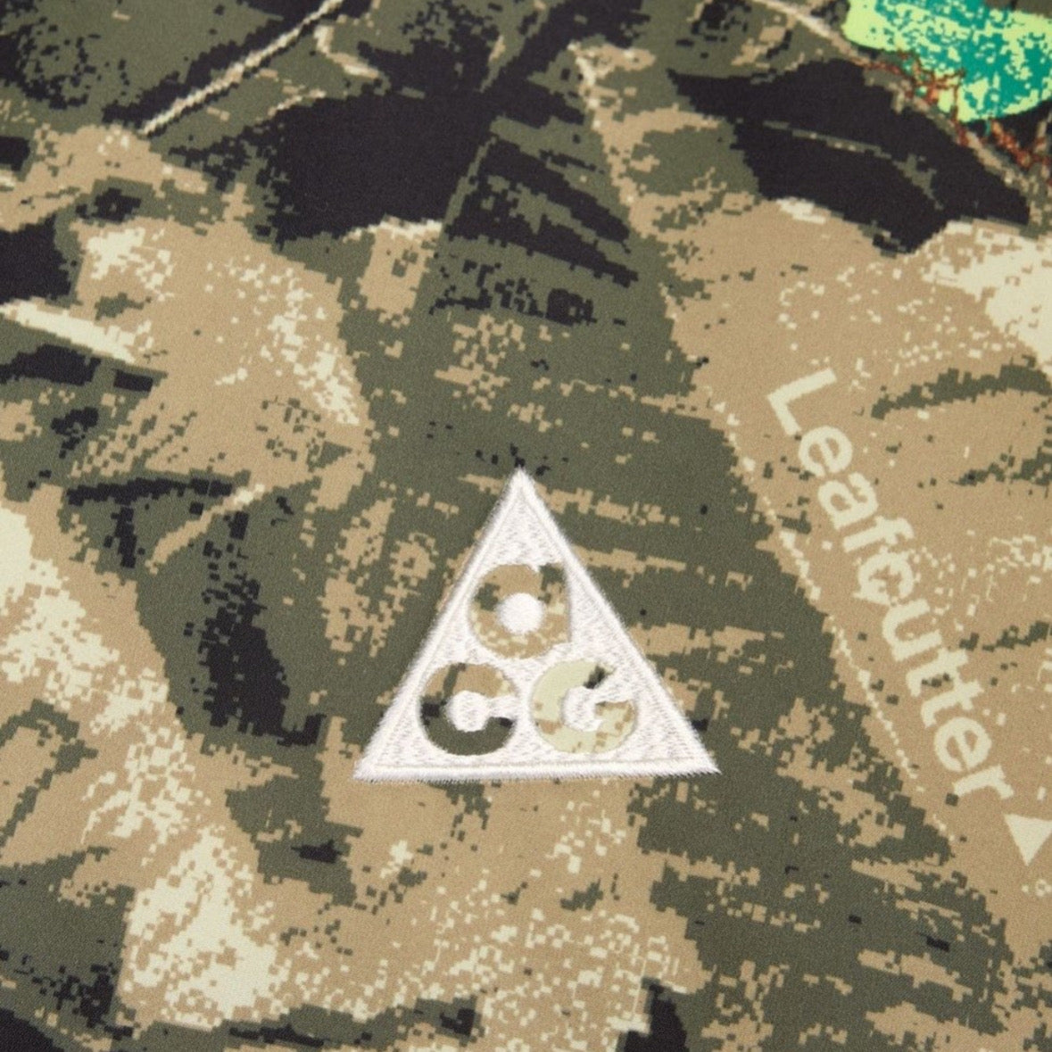 Nike ACG Outdoor Jacket Beige